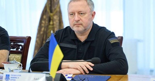 Генеральний прокурор Андрій Костін оголосив про свою відставку.